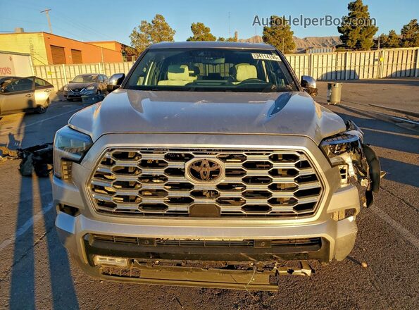 7SVAAABA7RX033018 2024 TOYOTA SEQUOIA Silver Widok z przodu