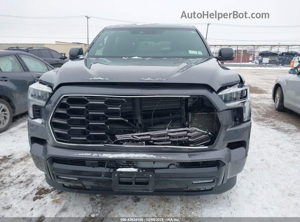 7SVAAABA8RX032475 2024 TOYOTA SEQUOIA Gray Widok deski rozdzielczej