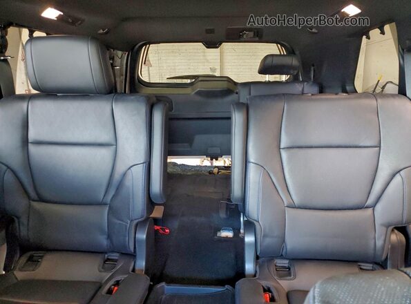 7SVAAABA9PX018887 2023 TOYOTA SEQUOIA Белый Вид задних сидений