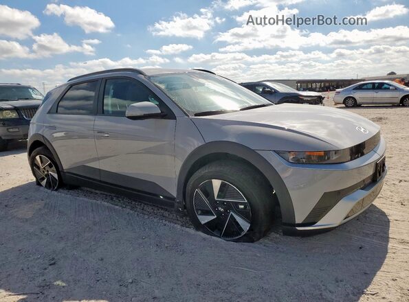 7YAKN4DA2SY009526 2025 HYUNDAI IONIQ Gray Przód prawy