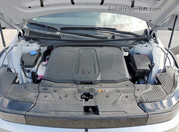 7YAKN4DA2SY009526 2025 HYUNDAI IONIQ Gray Widok wnętrza z tyłu