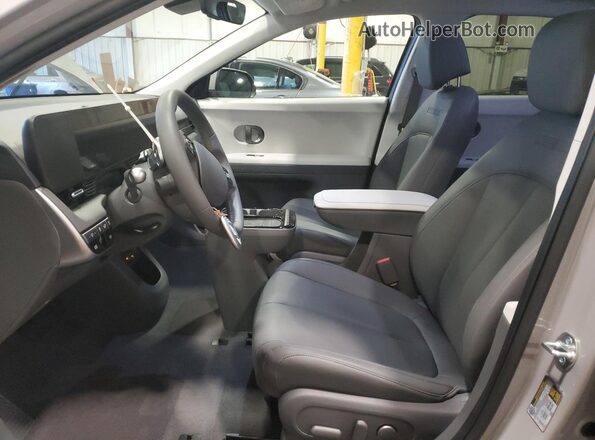 7YAKNDDC2SY035139 2025 HYUNDAI IONIQ Серый Вид салона спереди