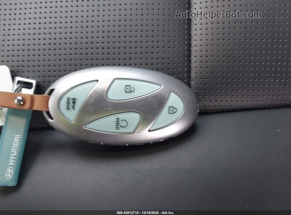 7YAMYFS50TY007194 2026 HYUNDAI IONIQ 9 Green Dashboard view