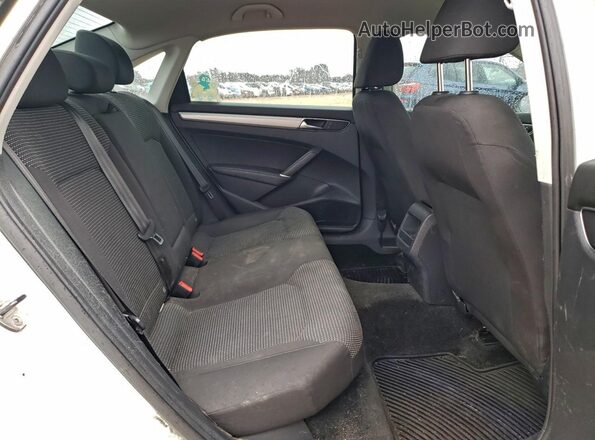 1VWAT7A34HC031370 2017 VOLKSWAGEN PASSAT Белый Вид задней части салона
