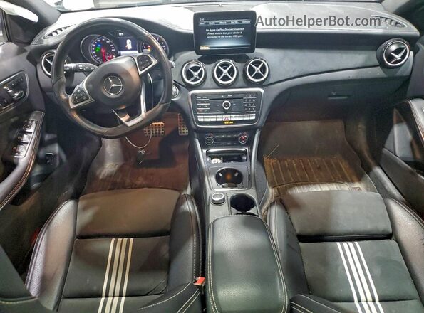 WDCTG4GB2JJ384408 2018 MERCEDES-BENZ GLA Белый Вид щитка приборов