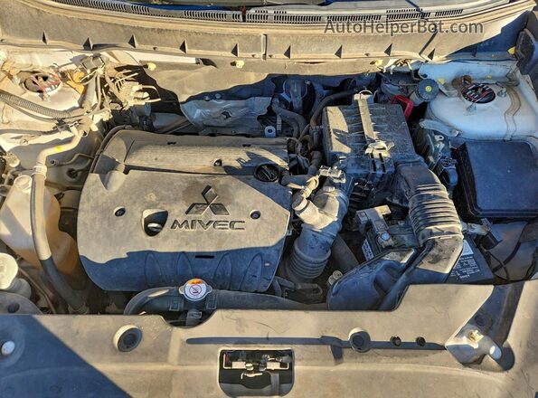 JA4AP3AU4HZ047052 2017 MITSUBISHI OUTLANDER Белый Вид подкапотного пространства