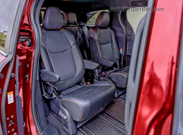 5TDXSKFC5NS055750 2022 TOYOTA SIENNA Бордовый Вид салона спереди