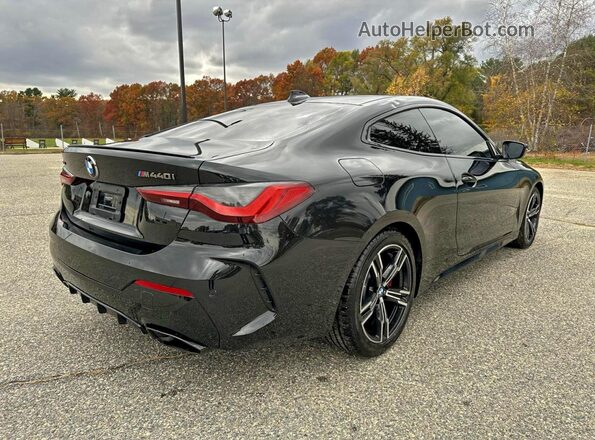 WBA13AR09MCF20741 2021 BMW M4 Black Przód prawy