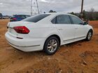 2017 Volkswagen Passat S Белый vin: 1VWAT7A34HC031370