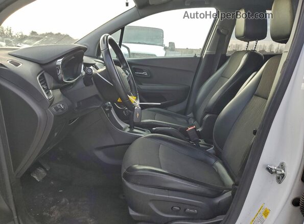 KL7CJLSB8JB581468 2018 CHEVROLET TRAX White Vista del salpicadero