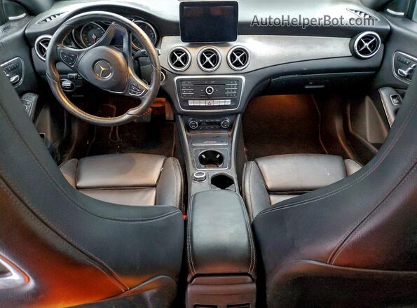 WDDSJ4EB2HN465617 2017 MERCEDES-BENZ CLA-CLASS Black Vista del cuadro de instrumentos