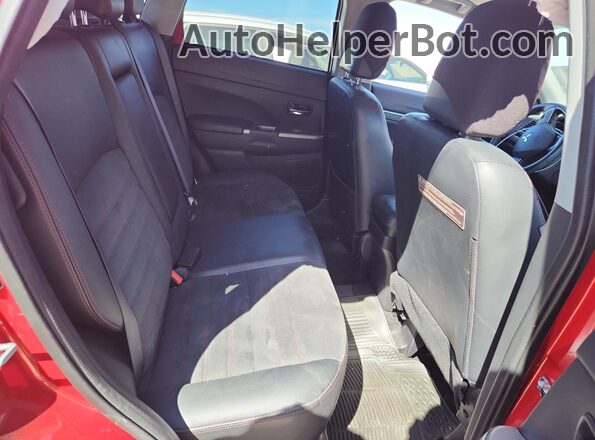 JA4AP3AW5JU015053 2018 MITSUBISHI OUTLANDER Красный Вид задних сидений