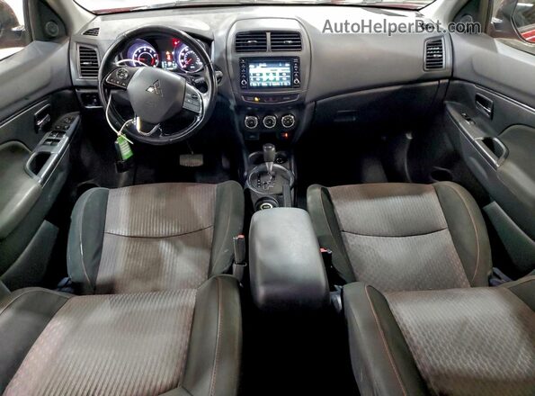 JA4AR3AW5HZ032085 2017 MITSUBISHI OUTLANDER Красный Вид панели приборов