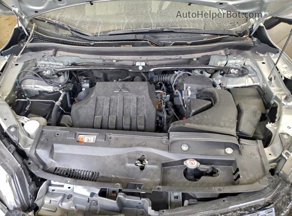 JA4ATWAA2RZ070656 2024 MITSUBISHI ECLIPSE Silver Vista del compartimento del motor