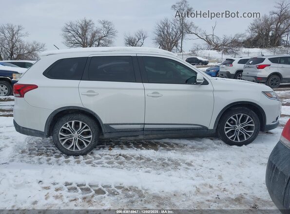 JA4AZ3A3XGZ005453 2016 MITSUBISHI OUTLANDER Белый Вид задней части салона