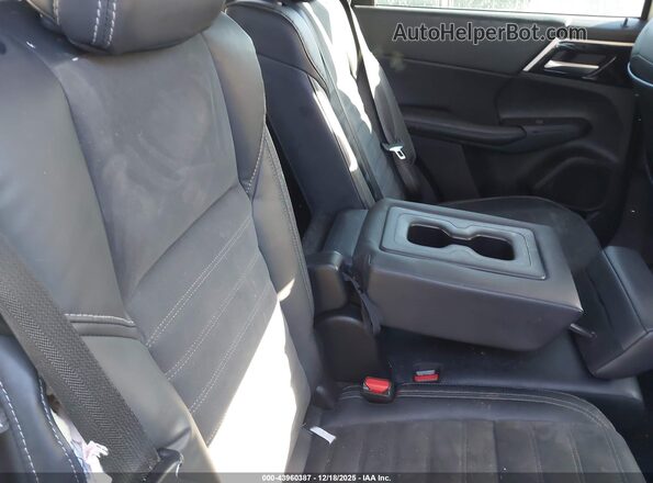 JA4J3UA82PZ030446 2023 MITSUBISHI OUTLANDER Silver Vista de la etiqueta del VIN
