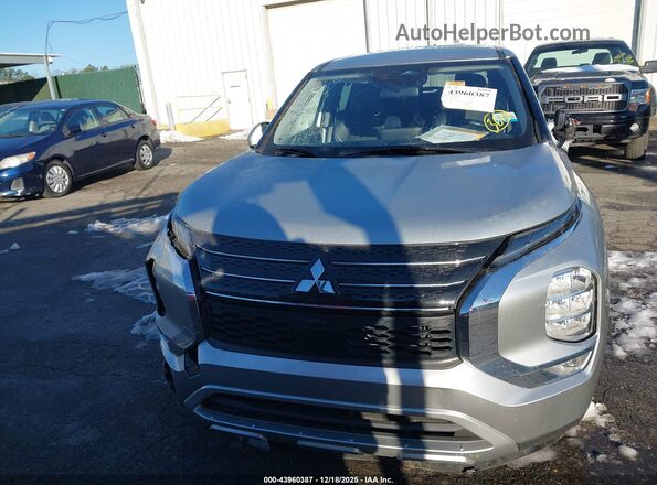 JA4J3UA82PZ030446 2023 MITSUBISHI OUTLANDER Silver Vista del cuadro de instrumentos