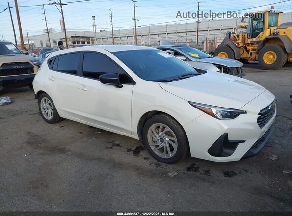 JF1GUABC8S8284746 2025 SUBARU IMPREZA Белый Передняя правая четверть