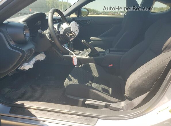 JF1ZNBC17P8759013 2023 TOYOTA GR Серебряный Вид салона спереди