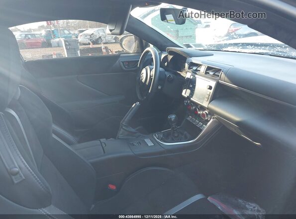 JF1ZNBE13P9763535 2023 TOYOTA GR86 Gray Вид салону спереду