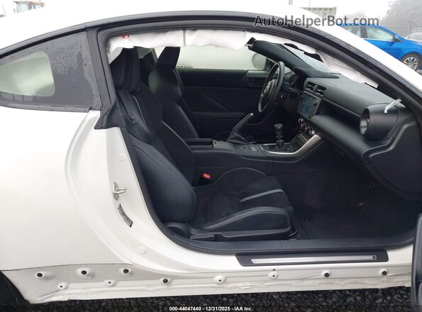 JF1ZNBE17P9753932 2023 TOYOTA GR86 White Widok wnętrza z przodu