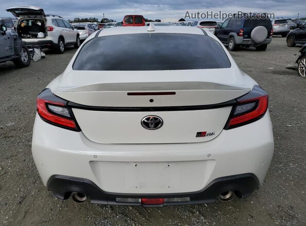JF1ZNBF18P8765530 2023 TOYOTA GR Белый Вид сзади