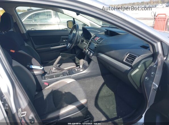 JF2GPABC9H8209016 2017 SUBARU CROSSTREK Серебряный Вид салона спереди