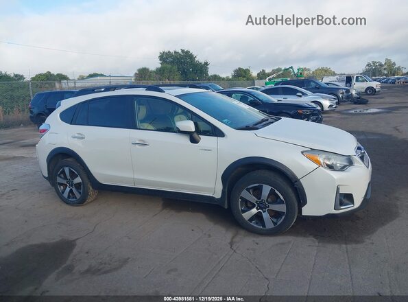 JF2GPBLC2GH223066 2016 SUBARU CROSSTREK HYBRID White Widok wnętrza z tyłu