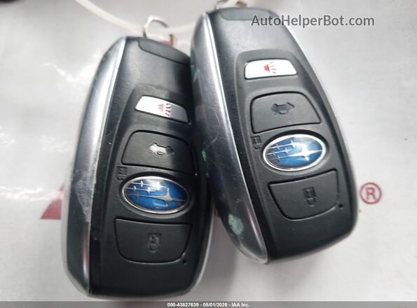 JF2GUADC1RH287927 2024 SUBARU CROSSTREK Blue Vista del salpicadero