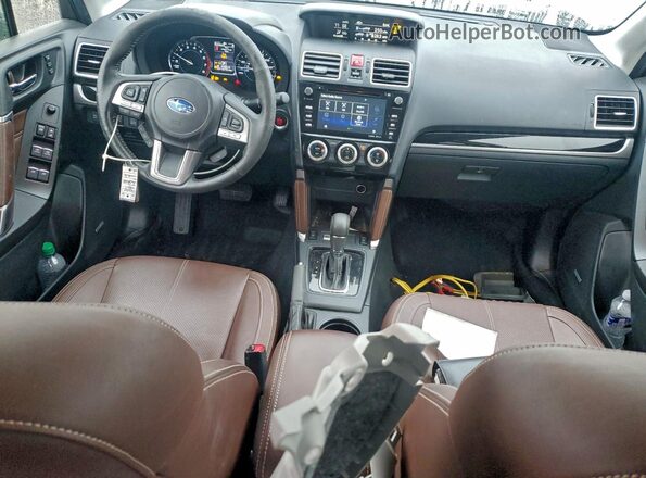 JF2SJAWC5HH496957 2017 SUBARU FORESTER 2.5I TO Белый Вид панели приборов