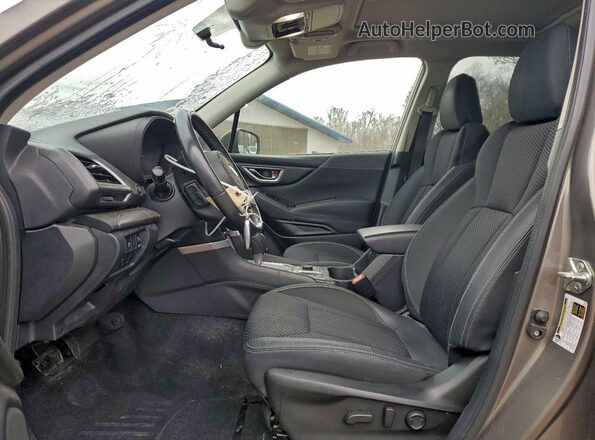 JF2SKAFC7MH479729 2021 SUBARU FORESTER Gray Widok wnętrza z przodu