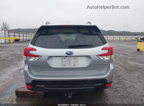JF2SKAJC2MH526348 2021 SUBARU FORESTER Silver 