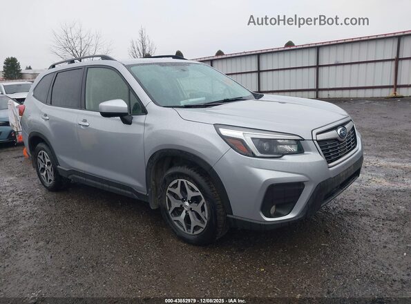 JF2SKAJC2MH526348 2021 SUBARU FORESTER Silver Front right