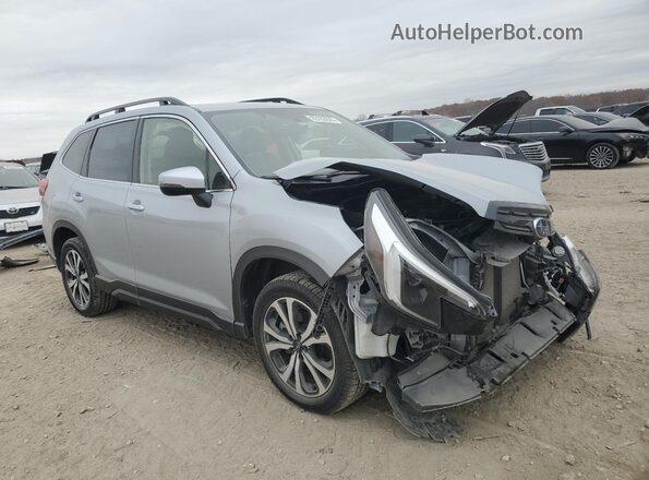 JF2SKALC2RH409597 2024 SUBARU FORESTER Серебряный Передняя правая четверть