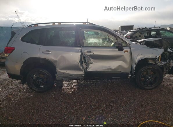 JF2SKAMC2NH435660 2022 SUBARU FORESTER Silver Вид задньої частини салону
