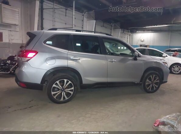 JF2SKASC0MH510471 2021 SUBARU FORESTER Серебряный Вид задней части салона