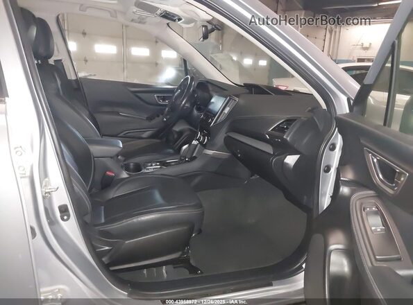 JF2SKASC0MH510471 2021 SUBARU FORESTER Серебряный Вид салона спереди