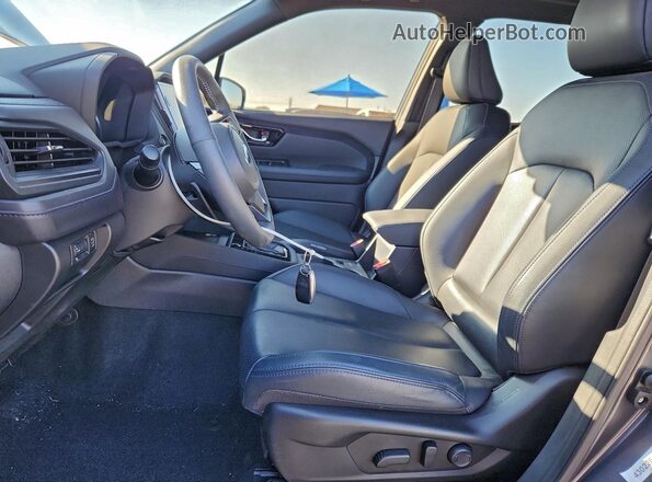 JF2SLDRC2SH474347 2025 SUBARU FORESTER Gray Front interior view
