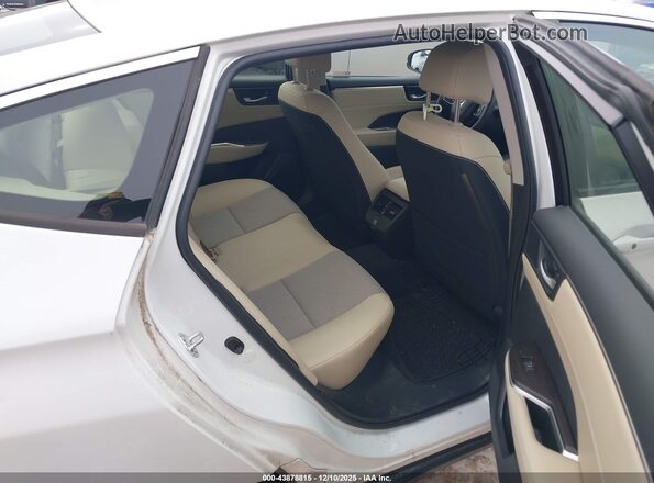 JHMZC5F17JC008817 2018 HONDA CLARITY PLUG-IN HYBRID White VIN კოდის სტიკერის ხედი