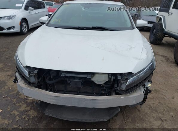 JHMZC5F30JC001063 2018 HONDA CLARITY PLUG-IN HYBRID White Front view
