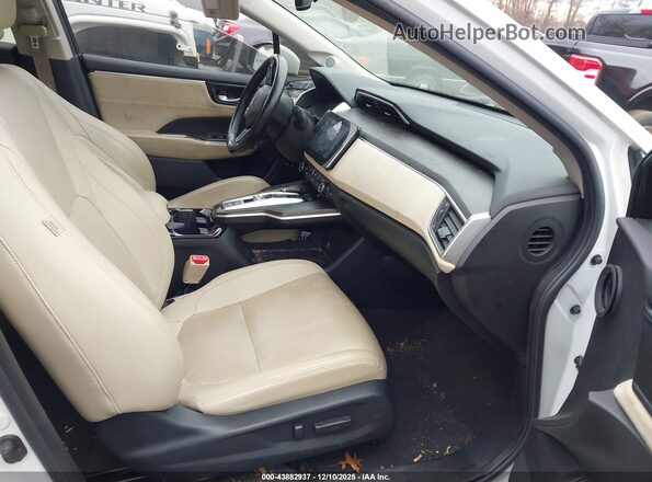 JHMZC5F30JC001063 2018 HONDA CLARITY PLUG-IN HYBRID White Front interior view