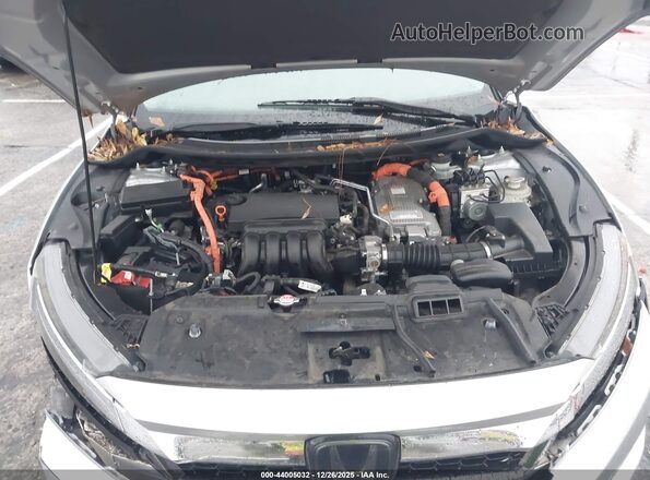 JHMZC5F37JC015719 2018 HONDA CLARITY PLUG-IN HYBRID Silver Rear view