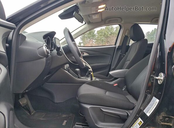 JM1DKDB74M1515547 2021 MAZDA CX-3 Black Вид салону спереду