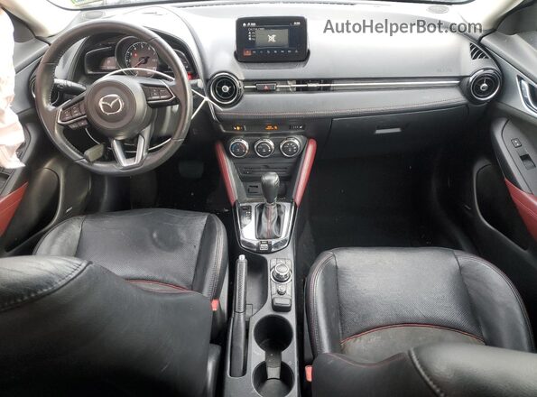 JM1DKFD7XJ0305951 2018 MAZDA CX-3 Серый Вид панели приборов