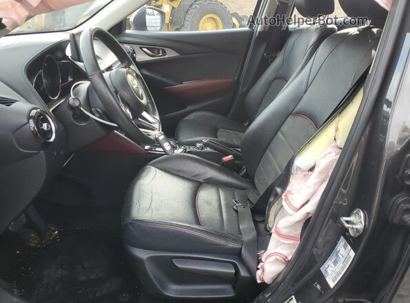 JM1DKFD7XJ0305951 2018 MAZDA CX-3 Серый Вид салона спереди