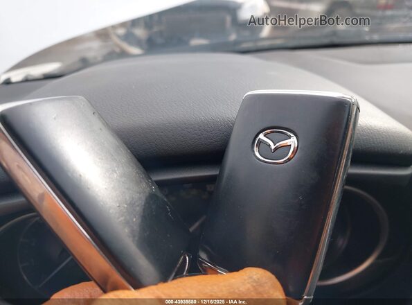 JM1GL1VM1M1600582 2021 MAZDA 6 White Dashboard view