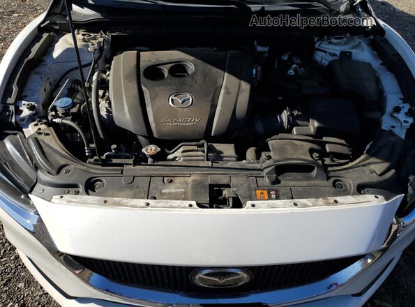 JM1GL1VM4J1333157 2018 MAZDA 6 White Widok wnętrza z tyłu