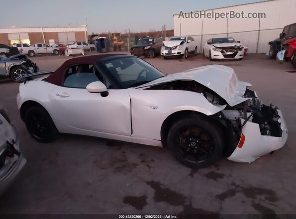 JM1NDAD76J0200776 2018 MAZDA MX-5 MIATA Белый Вид задней части салона