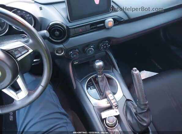JM1NDAL78H0100500 2017 MAZDA MX-5 MIATA RF Black Widok deski rozdzielczej