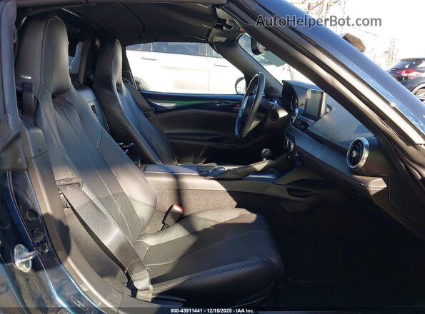 JM1NDAM70M0458036 2021 MAZDA MX-5 MIATA RF Blue Front interior view